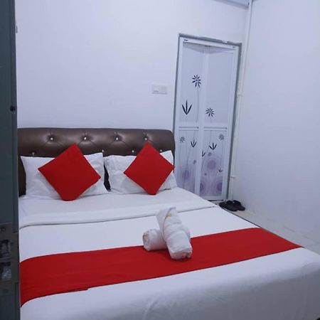 Max Ferringhi Hotel Batu Ferringhi Extérieur photo