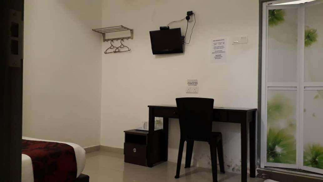 Max Ferringhi Hotel Batu Ferringhi Extérieur photo